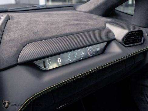 Used 2025 Lamborghini Revuelto AWD/4WD image 8