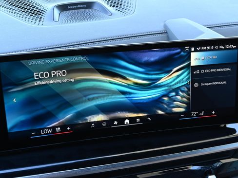 Certified 2025 BMW X7 xDrive40i w/ Executive Package image 31