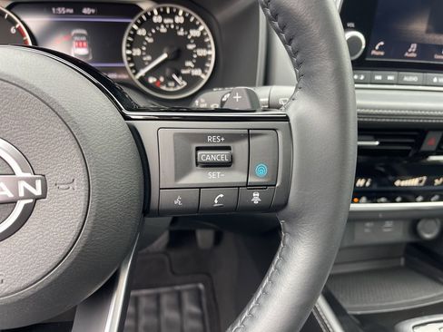 Used 2023 Nissan Rogue SL image 17