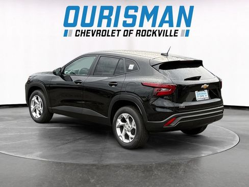 New 2026 Chevrolet Trax LS w/ LS Convenience Package FWD image 4