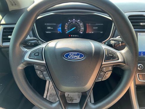 Used 2020 Ford Fusion SE FWD image 15
