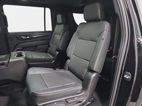 Used 2024 GMC Yukon XL Denali AWD/4WD image 13