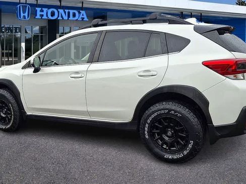 Used 2022 Subaru Crosstrek 2.5i Limited w/ Moonroof Package 2 image 6