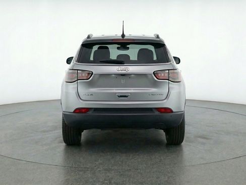 Used 2025 Jeep Compass Limited image 7