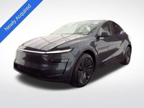 Used 2026 Tesla Model Y Long Range AWD/4WD image 1