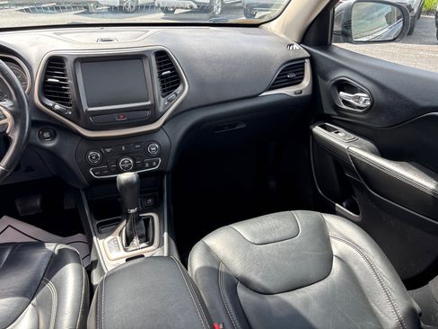 Used 2016 Jeep Cherokee Limited FWD image 29