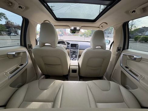Used 2015 Volvo XC60 T6 Platinum FWD image 29