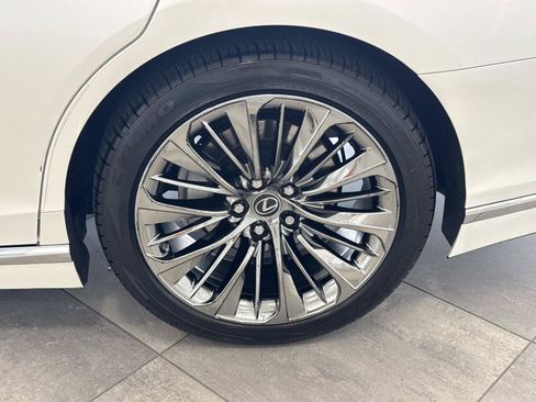 Used 2020 Lexus LS 500 w/ Accessory Package (Z1) RWD image 9