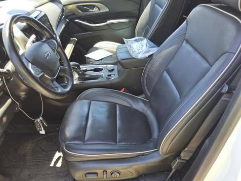 Used 2023 Chevrolet Traverse Premier w/ Redline Edition FWD image 6