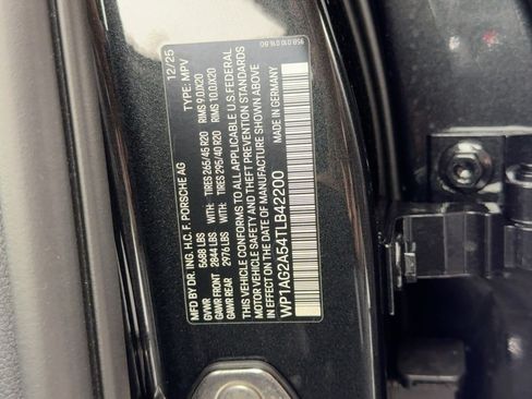Certified 2026 Porsche Macan S AWD/4WD image 22