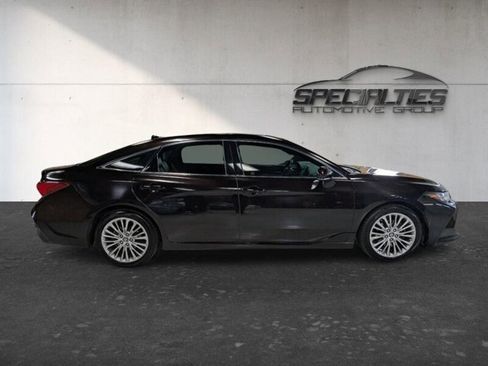 Used 2019 Toyota Avalon Limited FWD image 11