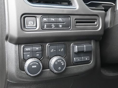 Used 2023 Chevrolet Tahoe Z71 w/ Luxury Package image 15