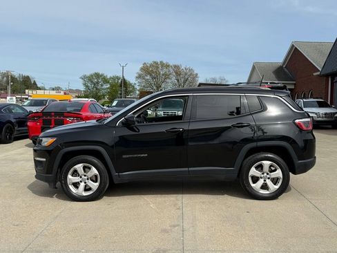 Used 2018 Jeep Compass Latitude w/ Cold Weather Group AWD/4WD image 4
