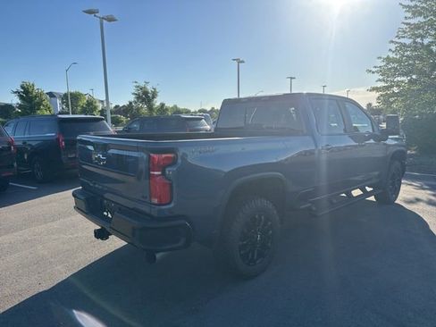 Used 2025 Chevrolet Silverado 2500 LT w/ Trail Boss Package AWD/4WD image 7