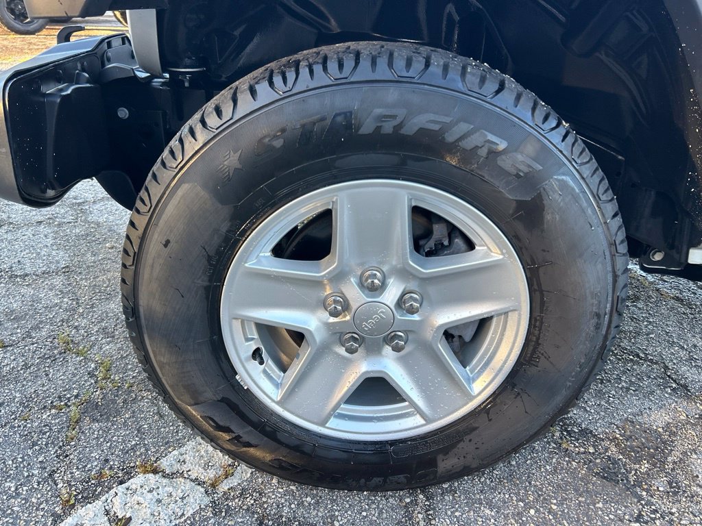 Used 2022 Jeep Gladiator Sport AWD/4WD image 18