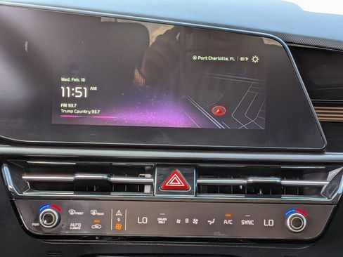 Used 2024 Kia Niro EX image 20