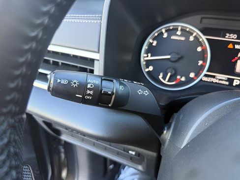 Used 2023 Mitsubishi Outlander ES image 14