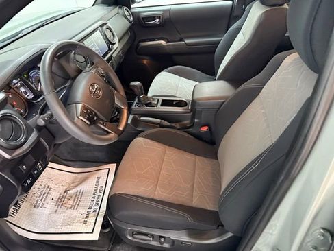 Used 2023 Toyota Tacoma TRD Sport image 17