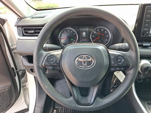 Certified 2022 Toyota RAV4 LE image 19
