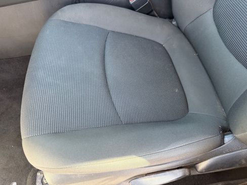 Used 2023 Toyota RAV4 LE AWD/4WD image 10