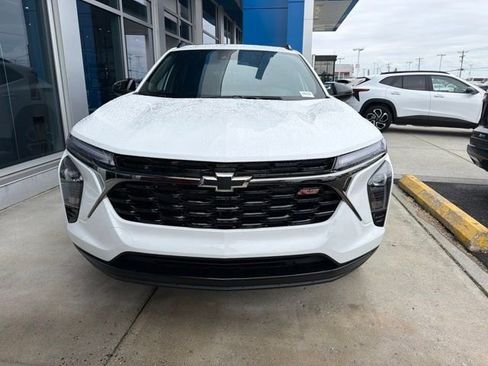New 2026 Chevrolet Trax RS w/ Sunroof Package FWD image 2