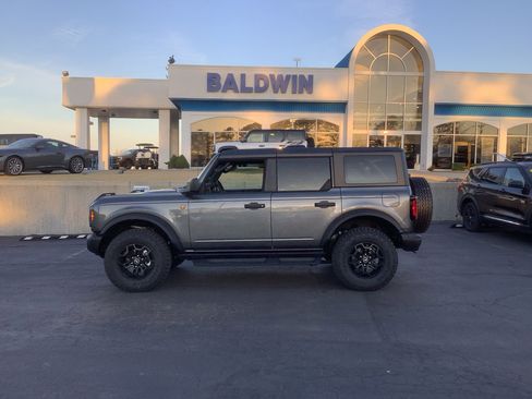 New 2026 Ford Bronco Badlands image 4