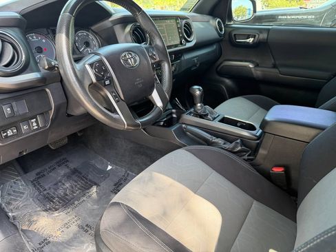 Used 2022 Toyota Tacoma TRD Off-Road RWD image 20