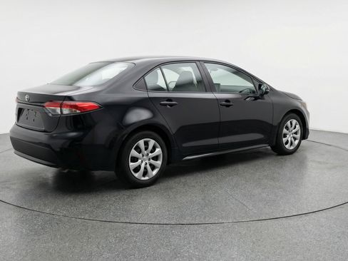 Used 2025 Toyota Corolla LE FWD image 9