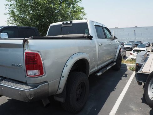 Used 2016 RAM 2500 Laramie w/ Convenience Group AWD/4WD image 4