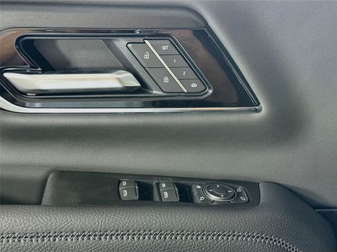 New 2026 GMC Yukon Denali w/ Advanced Technology Package AWD/4WD image 12