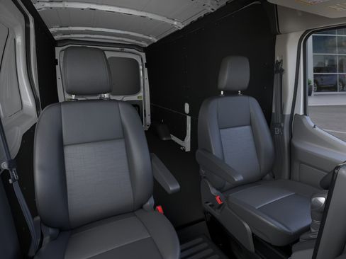 New 2026 Ford Transit 250 148 Medium Roof w/ Load Area Protection Package RWD image 6