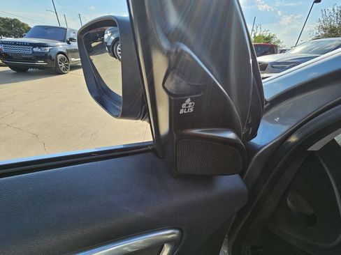 Used 2017 Volvo XC60 T5 Dynamic w/ Advanced Package image 11