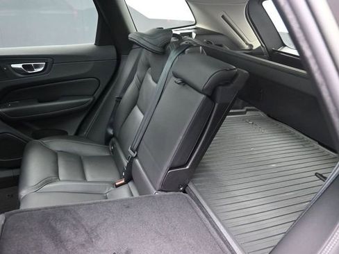 Used 2023 Volvo XC60 B6 Ultimate w/ Protection Package Premier image 22