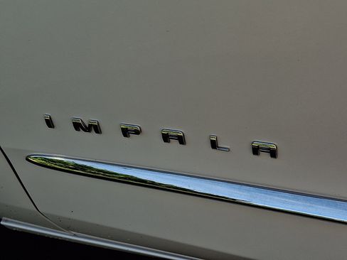 Used 2018 Chevrolet Impala Premier FWD image 31