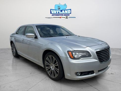 Used 2012 Chrysler 300 S w/ Luxury Group image 22