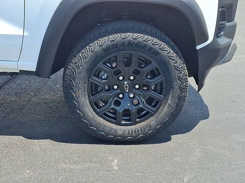 Used 2026 Chevrolet Colorado Trail Boss AWD/4WD image 8