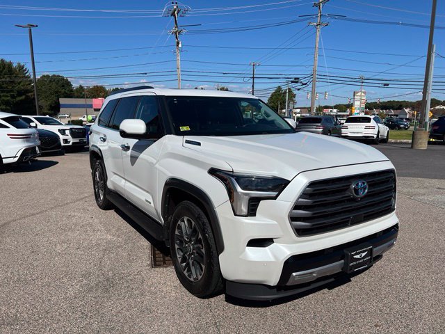 Used 2023 Toyota Sequoia Limited w/ Tow Technology Package AWD/4WD image 15