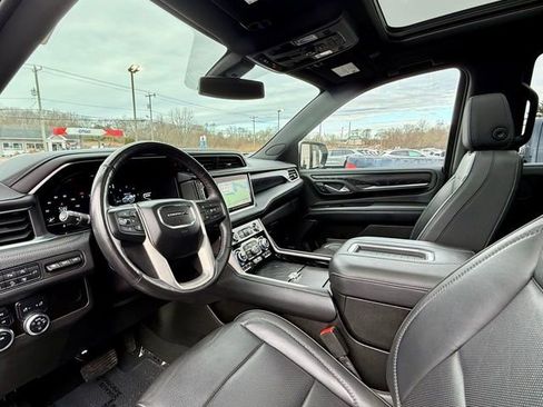 Used 2023 GMC Yukon XL Denali image 17