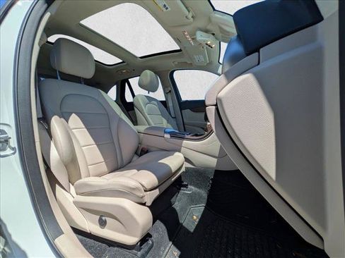 Used 2020 Mercedes-Benz GLC 300 4MATIC image 21