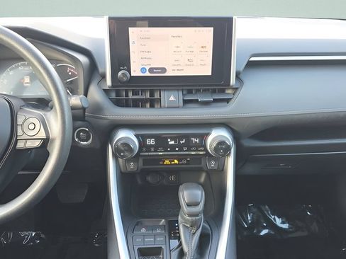 Used 2024 Toyota RAV4 XLE FWD image 15