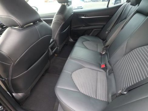Used 2022 Toyota Camry SE FWD image 17