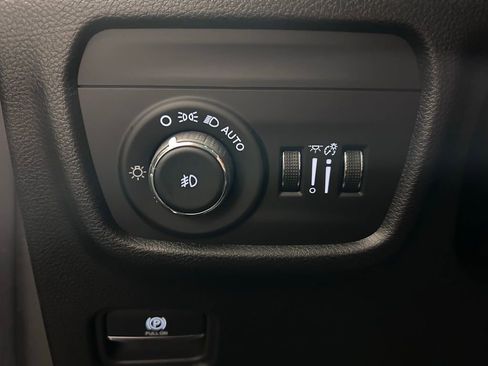New 2026 Jeep Grand Cherokee L Limited AWD/4WD image 9