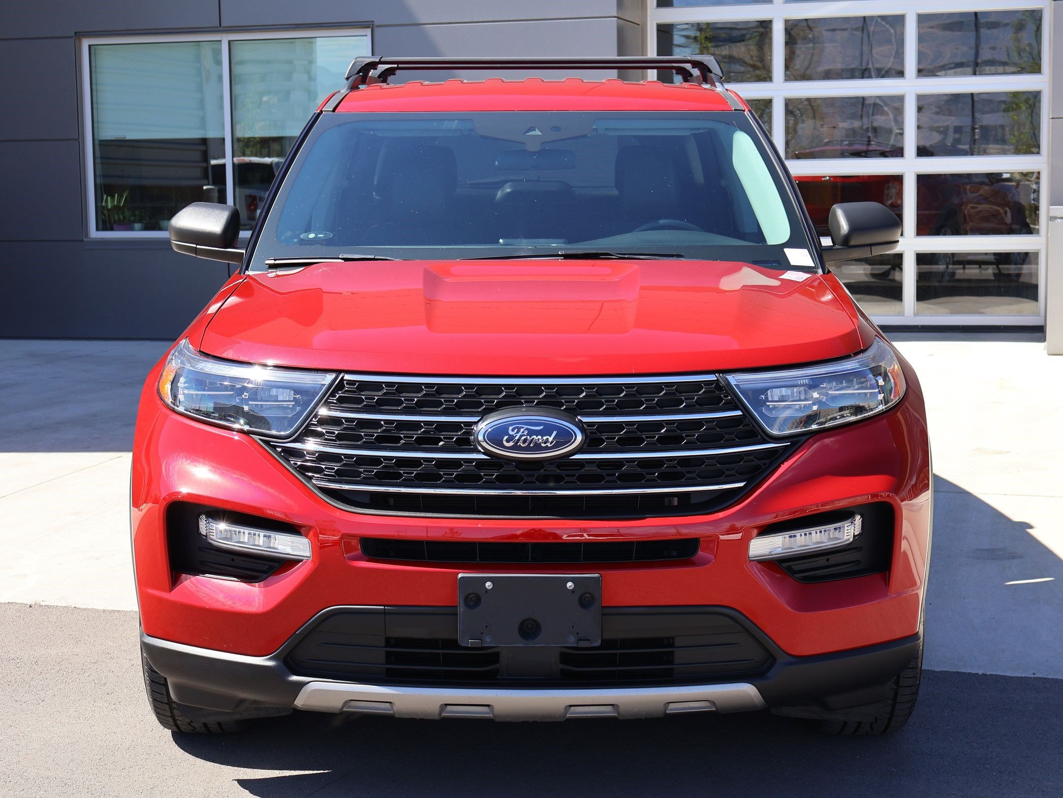 Used 2022 Ford Explorer XLT w/ Equipment Group 202A AWD/4WD image 2