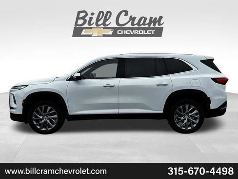 Used 2025 Buick Enclave Preferred FWD image 7