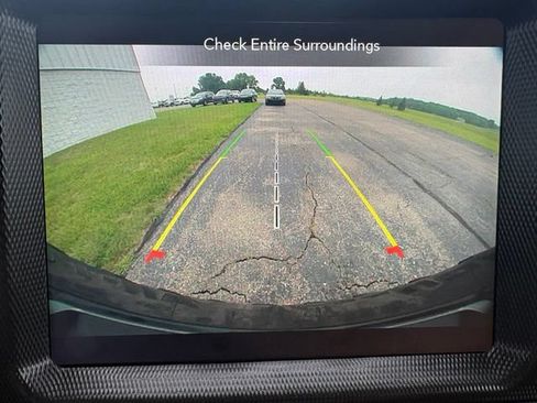 Used 2020 Jeep Wrangler Unlimited Sahara w/ Uconnect 4C Nav & Sound Group AWD/4WD image 5