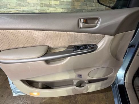 Used 2010 Toyota Sienna LE FWD image 10