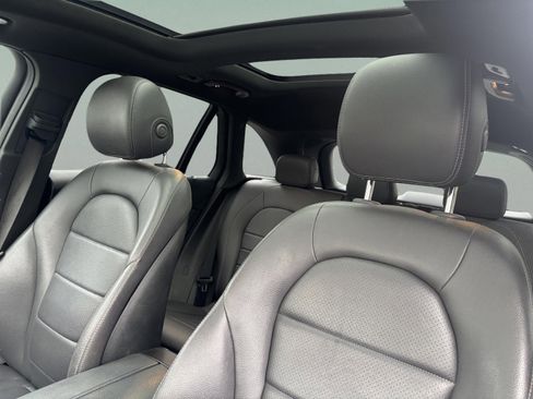 Used 2020 Mercedes-Benz GLC 300 image 17