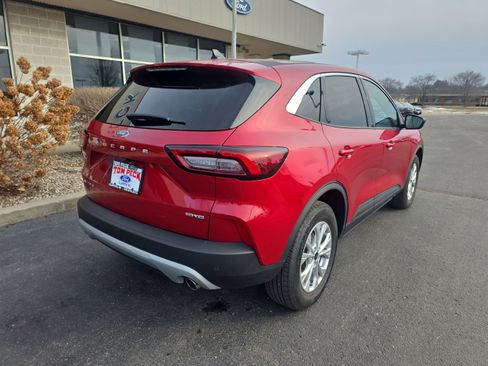 Used 2023 Ford Escape Active w/ Tech Pack #1 AWD/4WD image 2