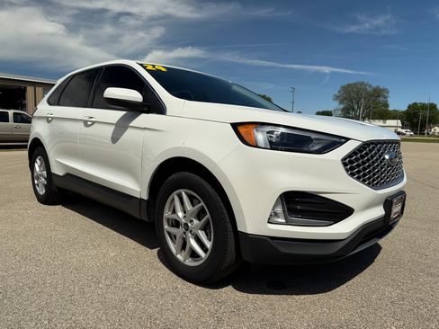Used 2024 Ford Edge SEL w/ Convenience Package AWD/4WD image 3