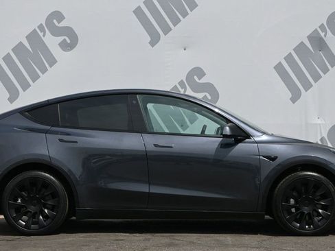 Used 2021 Tesla Model Y Long Range image 4